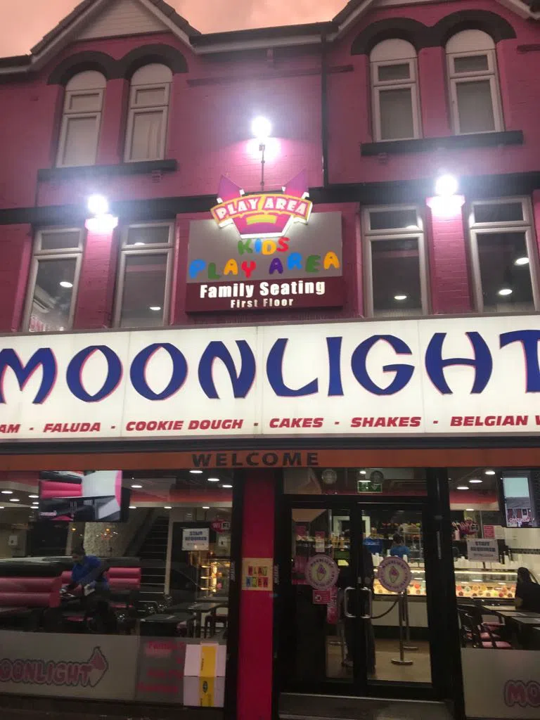 Moonlight, Mánchester