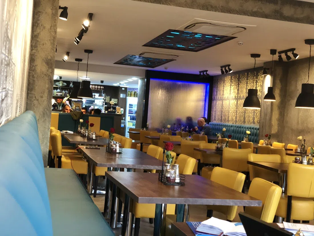 Walnut Persian Restaurant, Mánchester
