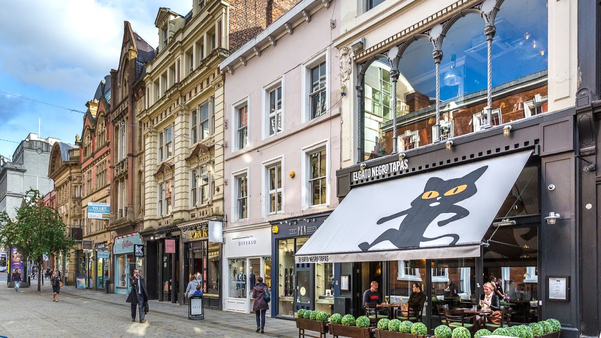 El Gato Negro, Manchester