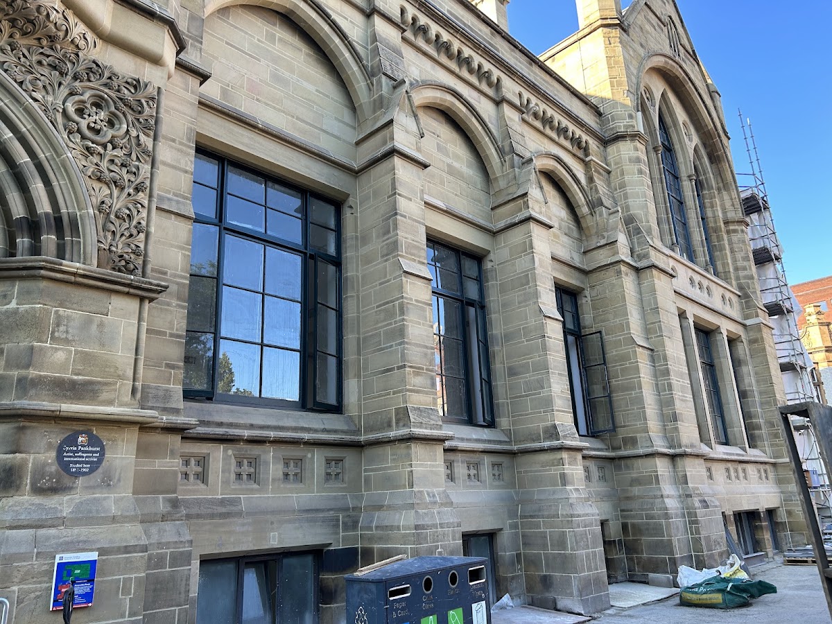 Holden Gallery — photo 4
