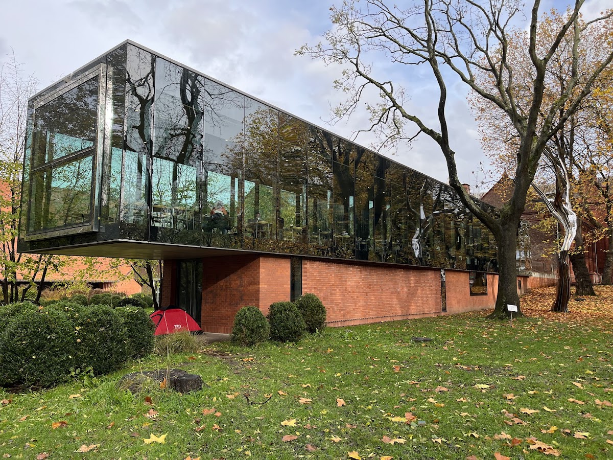 Whitworth Art Gallery — photo 3