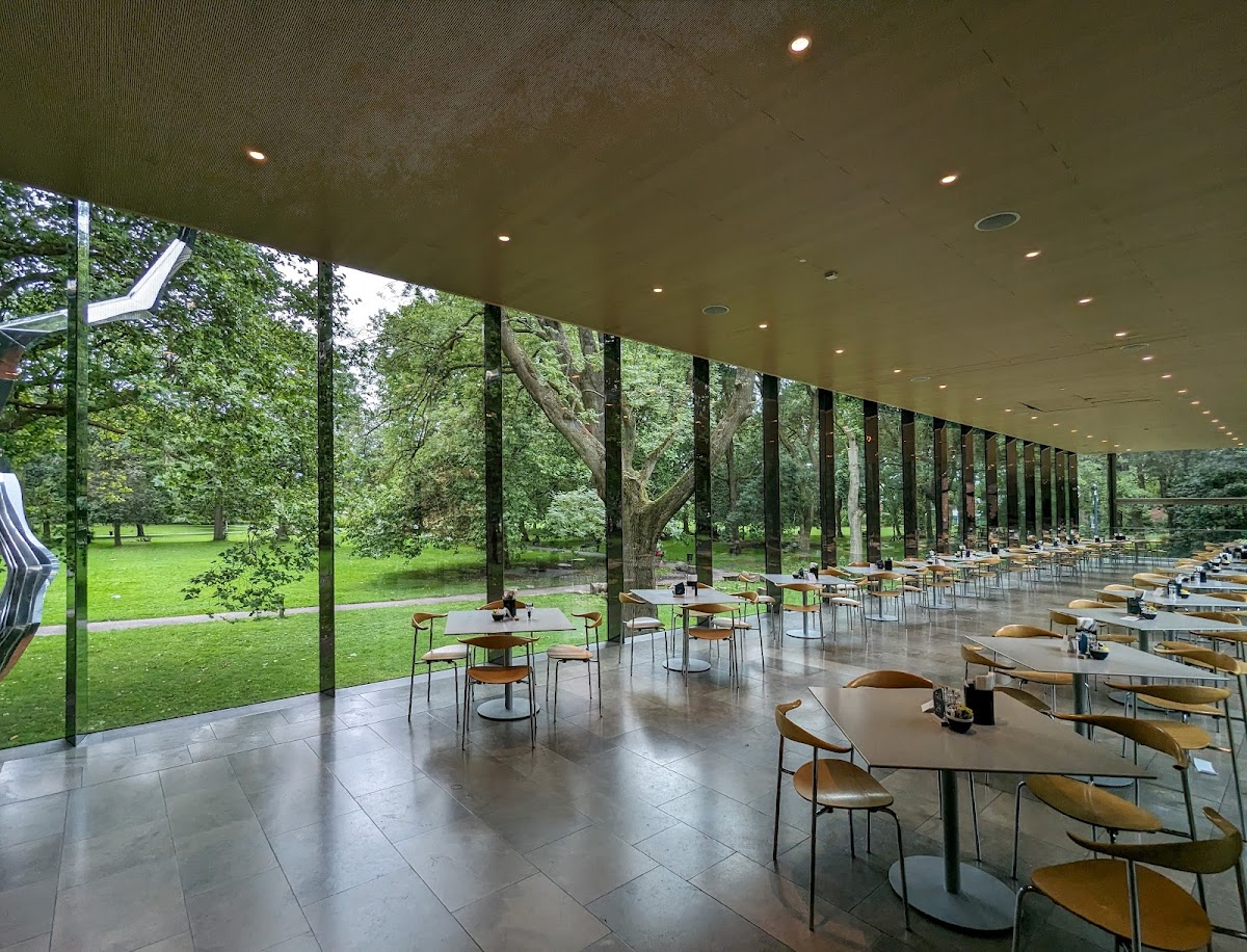 Whitworth Art Gallery — photo 5
